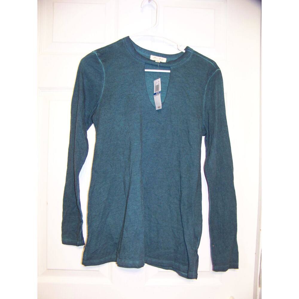 ULTRA FLIRT MINERAL WASH (M) Tee Top  Soft Stretch Knit Keyhole Neck